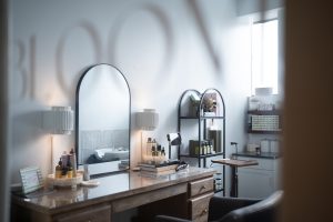 salon suite decorated in West University