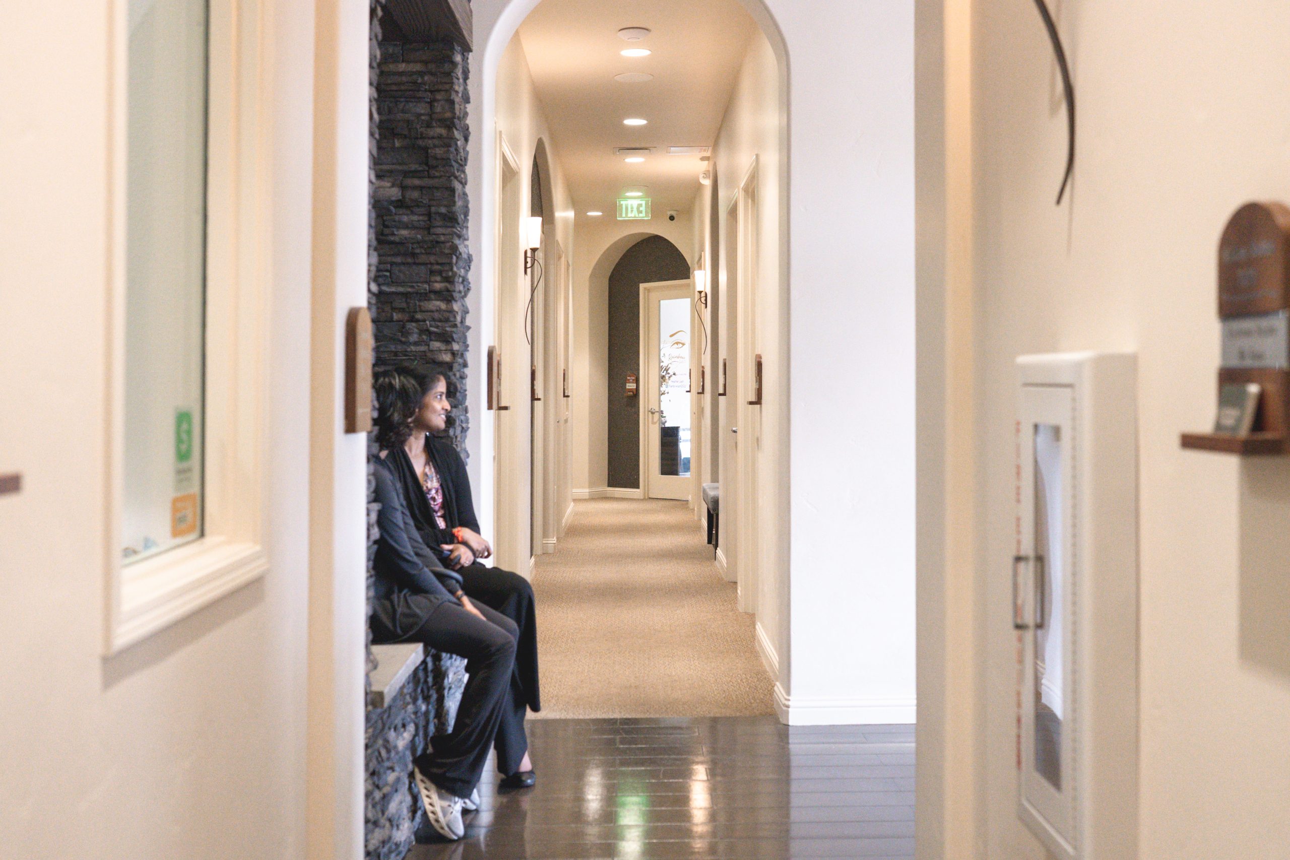 clients waiting in the lobby for their salon suite owner at phenix salon suites west university